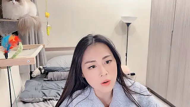 BabyOneDaily's cam snapshot