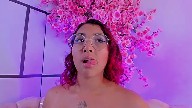 Olivejoness's cam snapshot