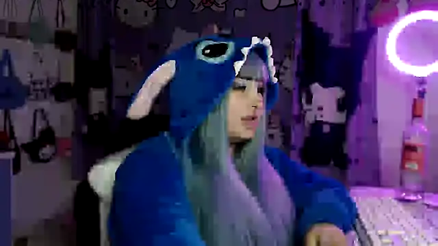 lussyevans24 live sex cam