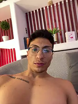 ApoloCruz live sex cam