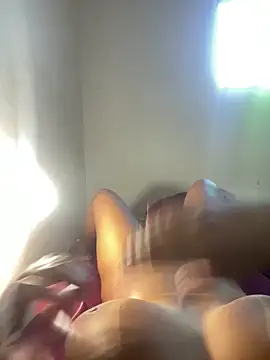 eu_laura's cam snapshot