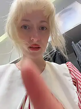 RonnieKiss live sex cam