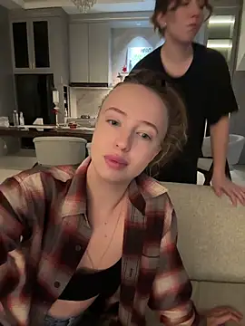 Nura_n_Sarah live sex cam
