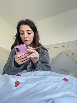 naughtybella05 live sex cam