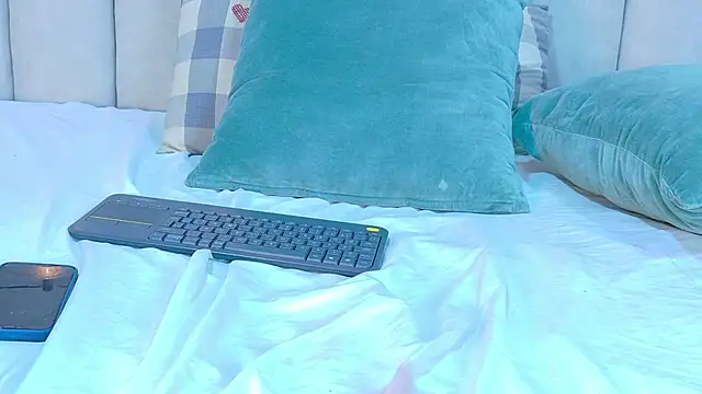 EmmaLou__'s cam snapshot