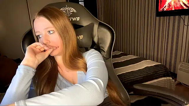 EmilyBubble's cam snapshot