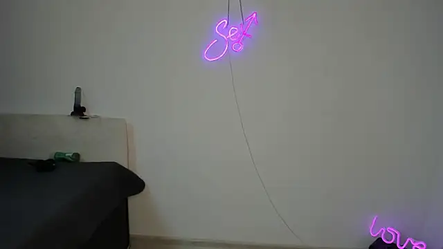 Bitch_Coin's cam snapshot