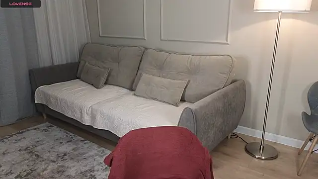 cutienaughtygirl live sex cam