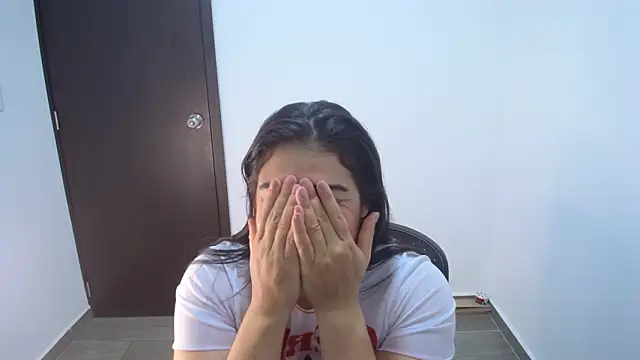 shyness_alice's cam snapshot