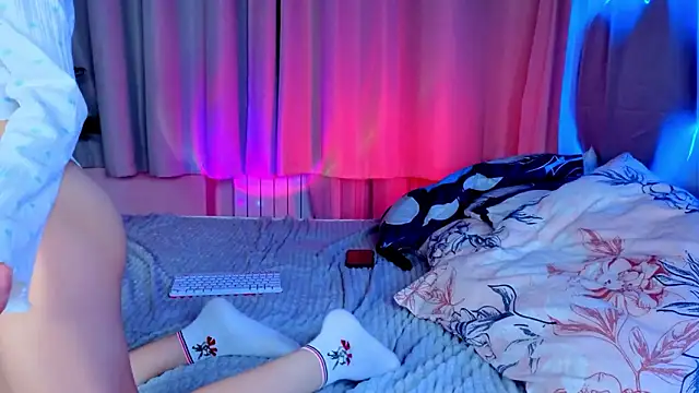 -CindyLou's cam snapshot