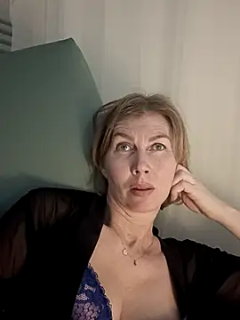 stellahere8's cam snapshot