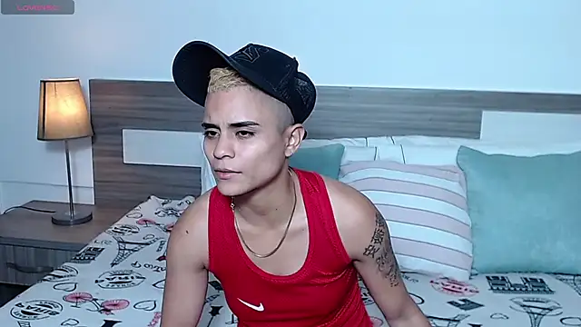 Liiamthompson's cam snapshot