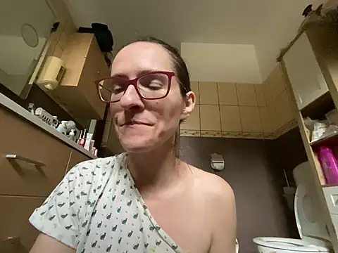 ___horny_mountain_girl_'s cam snapshot