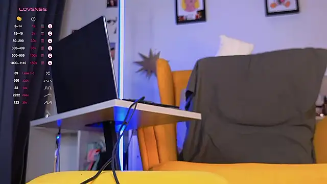 goddes_helga_feet's cam snapshot