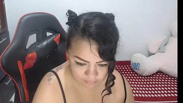 emily_sexxx's cam snapshot