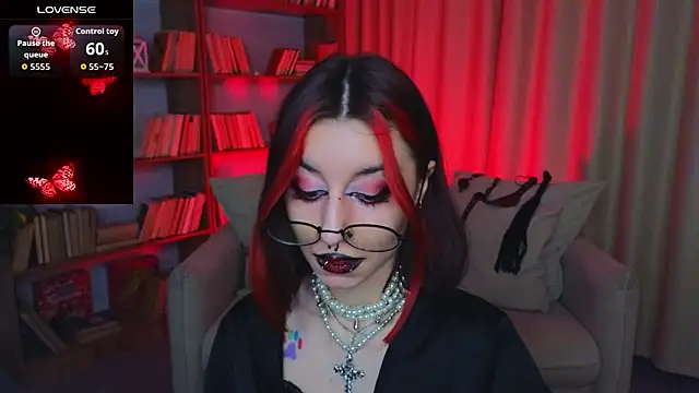 Mistress__Marcelline's cam snapshot