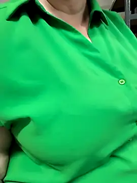 MissSilken live sex cam