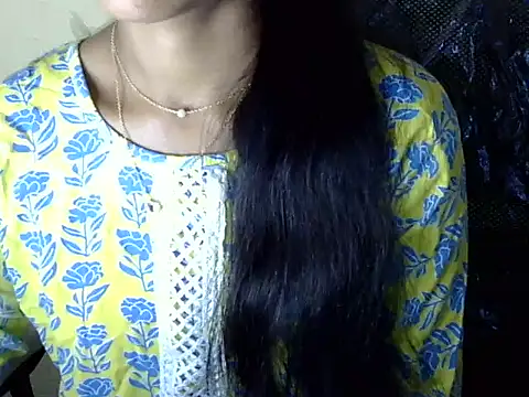 Khushi_v's cam snapshot