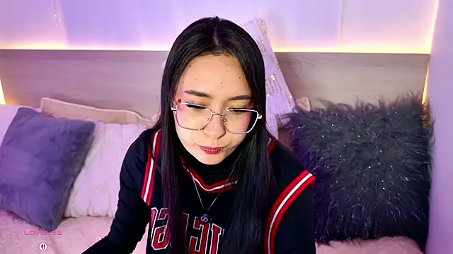 AliceeBloom's cam snapshot