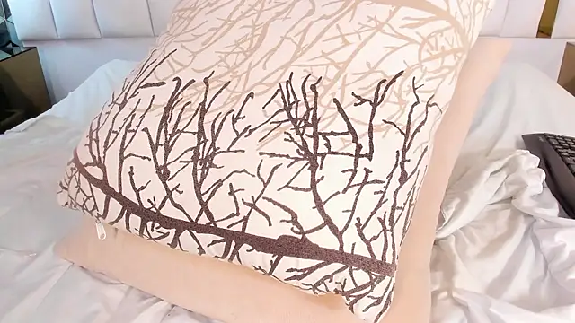 lia_mariana's cam snapshot