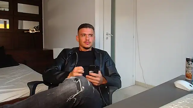 ElijahThorne live sex cam