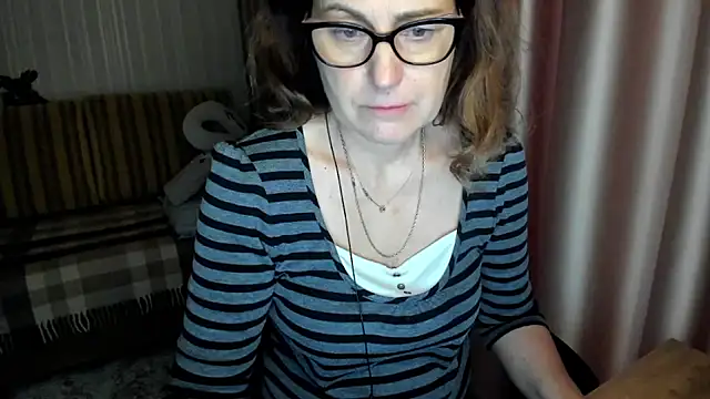 lauraoven live sex cam