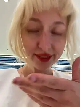 RonnieKiss live sex cam