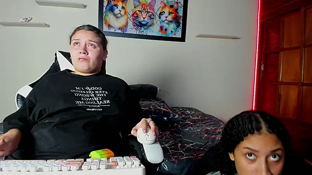 meredit_cris23's cam snapshot