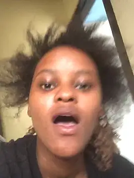 yummy-caramel's cam snapshot