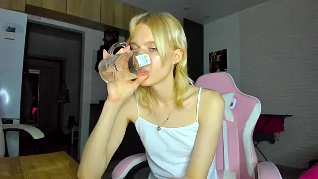 _Alice_Kitty live sex cam