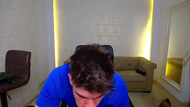 MaxKaiden live sex cam