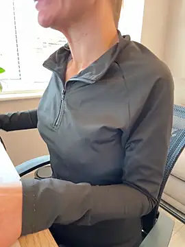 Phoebe_Lily's cam snapshot