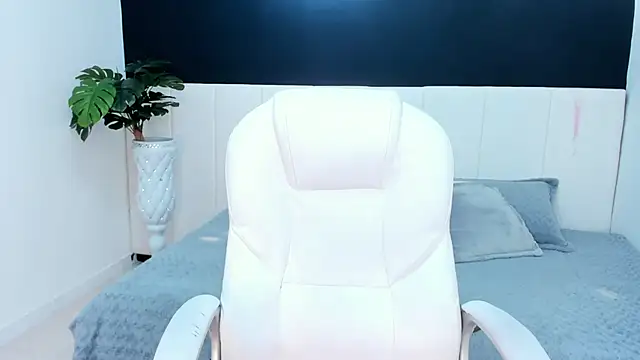 estrella_bigboobs14's cam snapshot