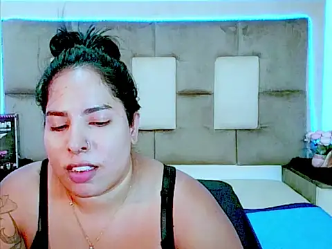 indiantopaz694u's cam snapshot