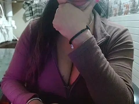 LovingPihu's cam snapshot