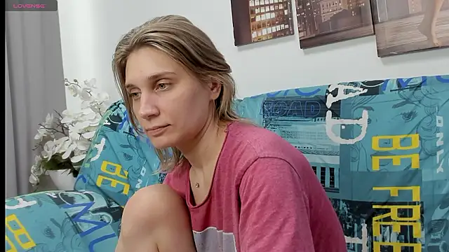 Tenderly_Sophie's cam snapshot