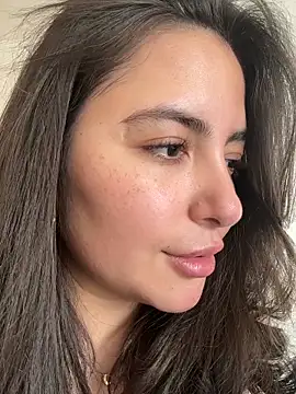 sukhakunis1 live sex cam