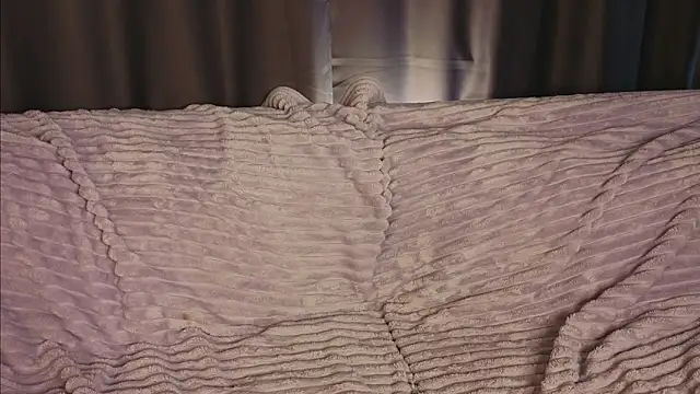 FoxFever's cam snapshot