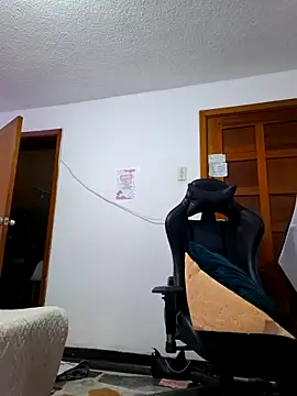 Maralains live sex cam