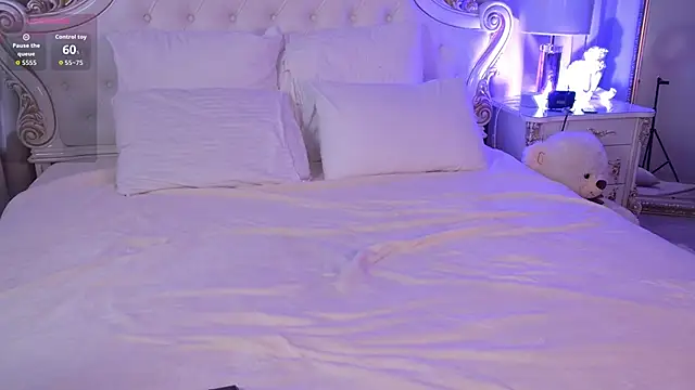 TrishaBown's cam snapshot