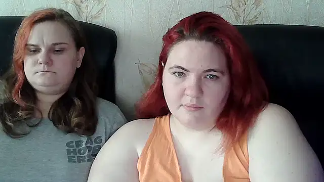 HollyXXXEva's cam snapshot