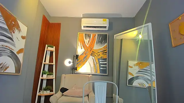 nina_swaan's cam snapshot