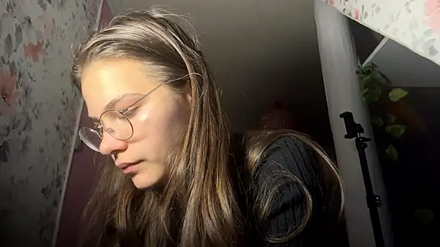 EdythRozier's cam snapshot