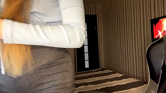 EmilyBubble's cam snapshot