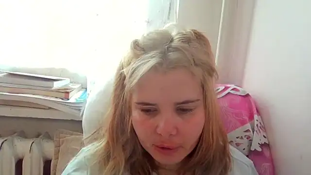 HornyElena's cam snapshot