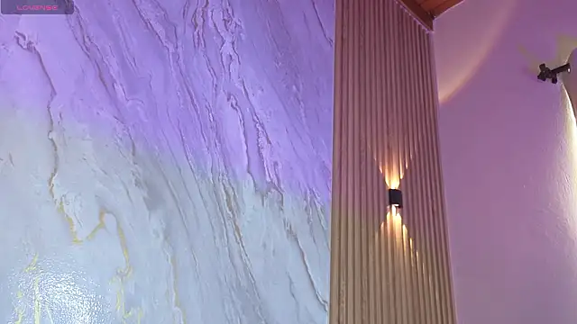 LolaHoneyy's cam snapshot