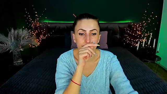 Rebecca_Diamond's cam snapshot