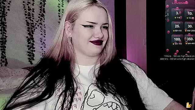 strawberry_elfcat's cam snapshot