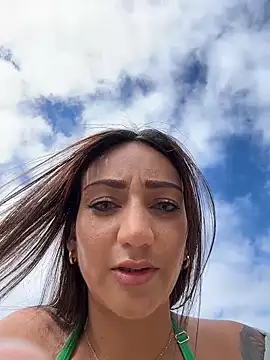 Ninabigtitied's cam snapshot