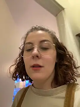 cinnabon_'s cam snapshot